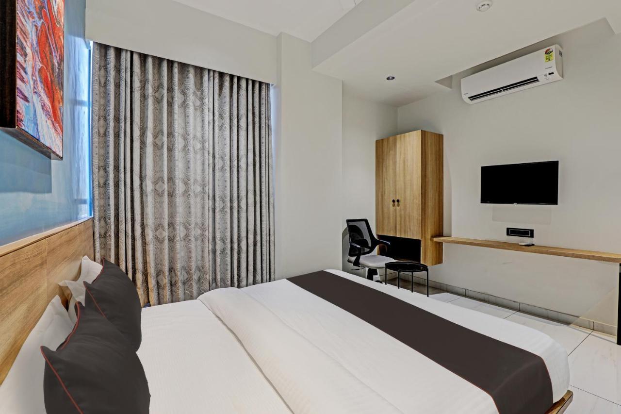Hotel Lee Platinum Ahmedabad Ngoại thất bức ảnh