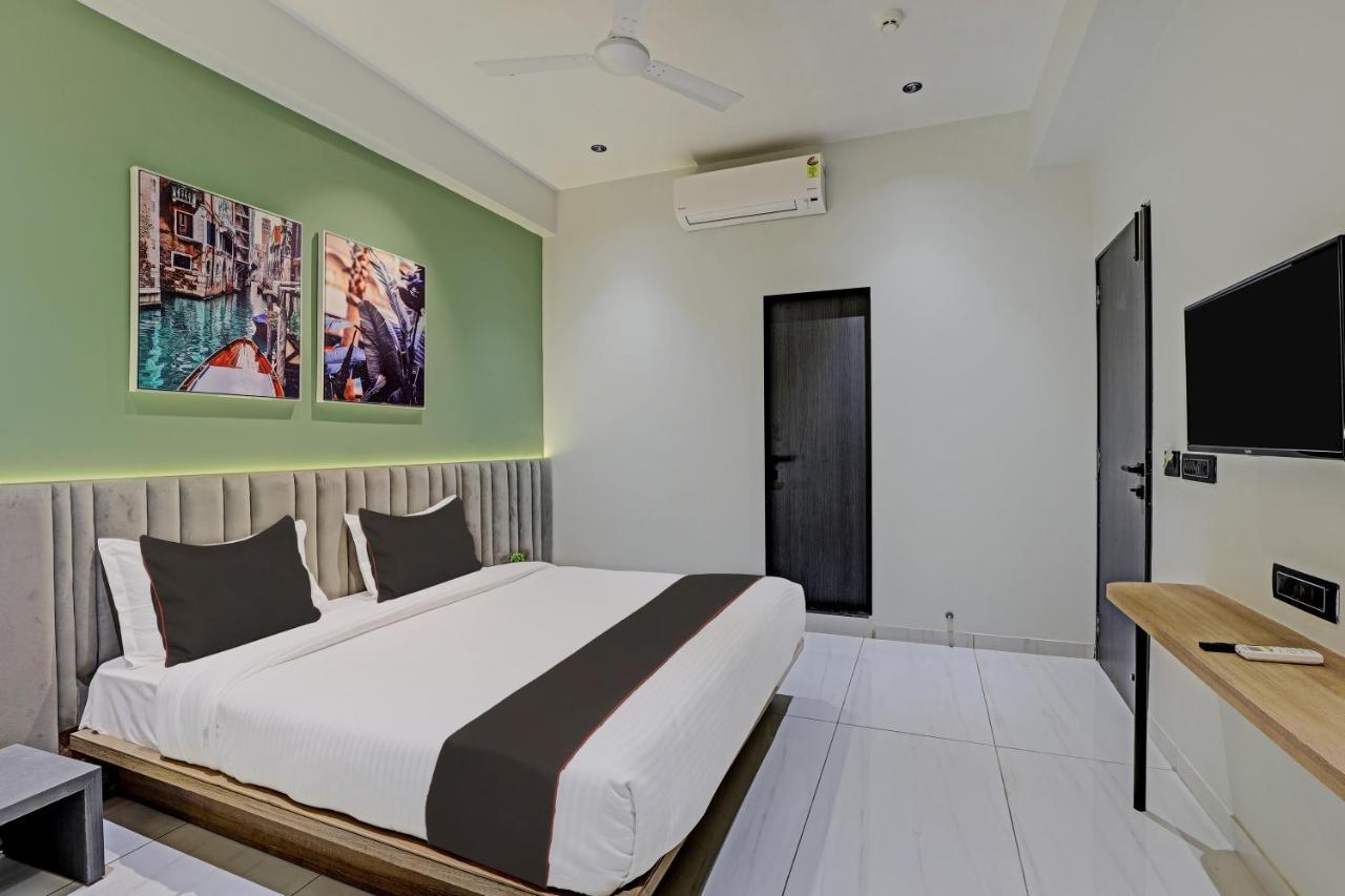 Hotel Lee Platinum Ahmedabad Ngoại thất bức ảnh